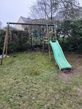 PORTIQUE AVEC TOBOGGAN
