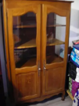 Armoire vitrée
