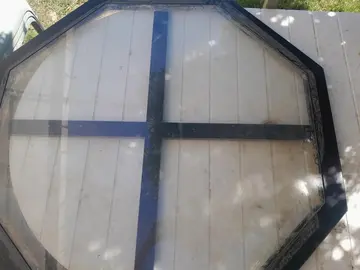 plateau en verre et en bois