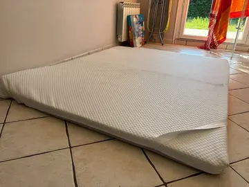 Sur matelas à mémoire de forme pour lit de 160 cm