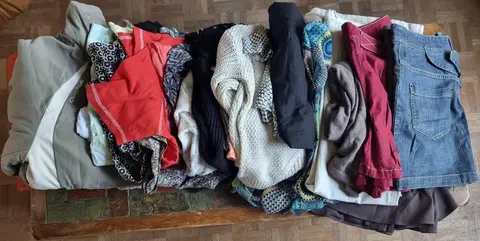 T.40 Vêtements Femme (1er Lot)