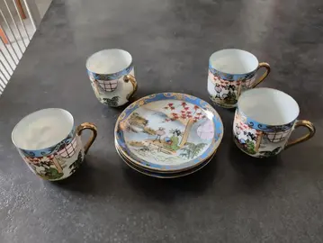 4 tasses café avec soucoupe
