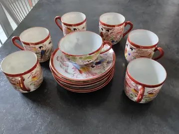 6 tasses café avec soucoupes