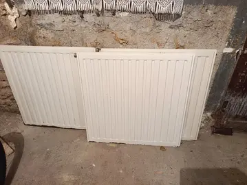 3 radiateurs à eau chaude