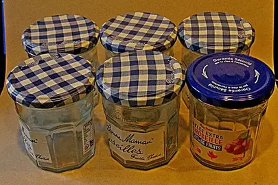 Pots vide de confiture