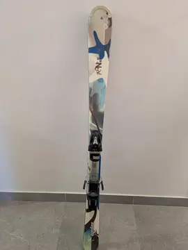 Skis Wedze pour personne mesurant environ 1m60