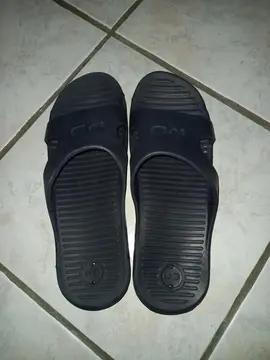 Claquettes de piscine 41/42