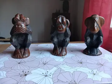 statuettes en bois