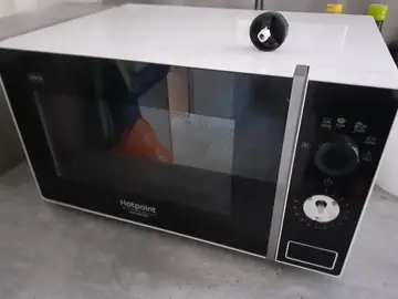 micro-ondes Hotpoint bouton à changer