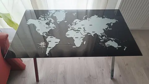 Table en verre