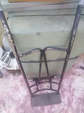 Chariot de transport ou diable noir