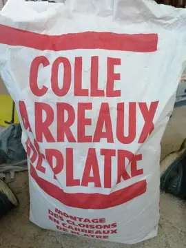 Colle carreau d plâtre, ouvert, excellent état, 20kg environ