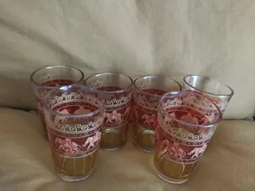 Lot 6 verres à thé