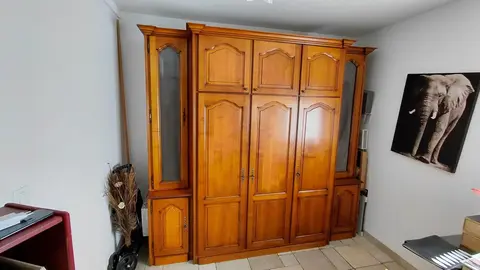Donne lit armoire