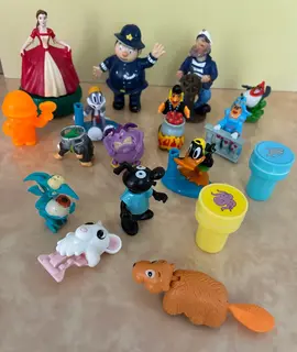 Petits jouets, petits personnages