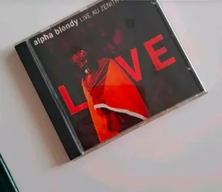 CD ALPHA BLONDIE live au Zenith