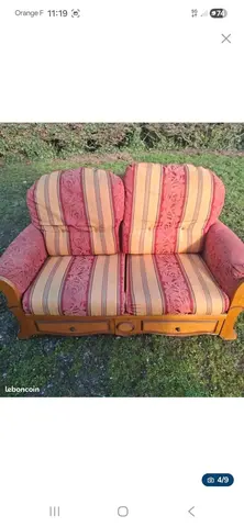 canapé et 2 fauteuil assortie