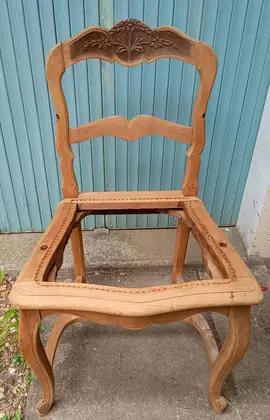 chaise solide à retaper assise