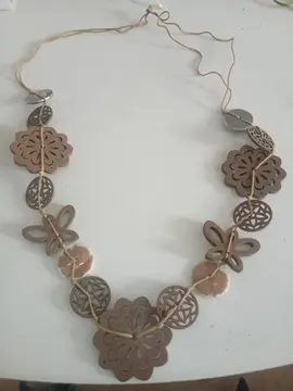 collier en bois