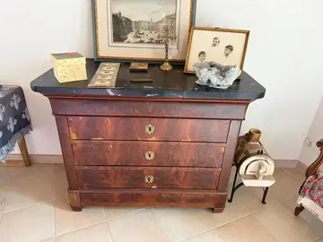 Commode ancienne avec dessus marbre
