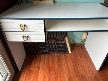 bureau d’occasion - à Angers