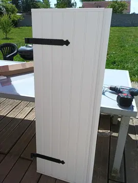 Volet PVC blanc avec fixation