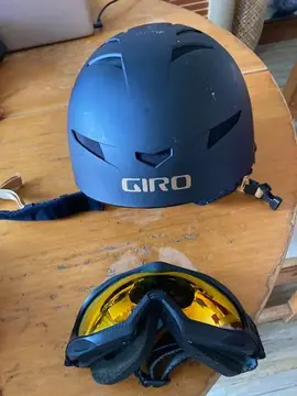 CASQUE ET LUNETTE SKI TAILLE S 52/55 CM