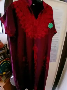 robe style marocain avec broderie à l'encolure - grenat