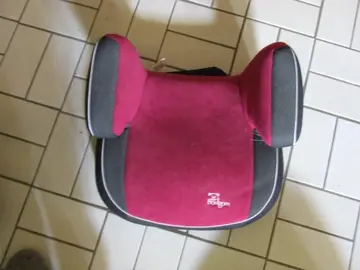 Rehausseur siège auto