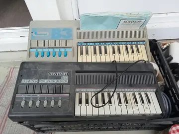 Claviers BONTEMPI B33 à nettoyer et réparer