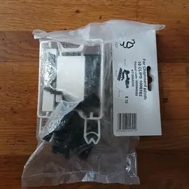 Clips pour plinthes