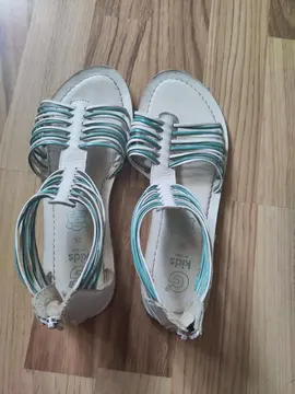 Nu pieds taille 36 enfant