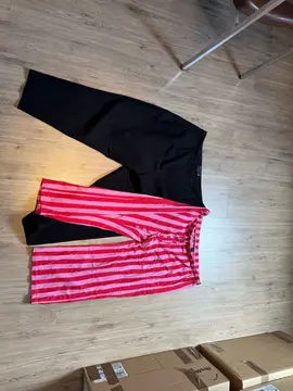 2 pantalons (ASOS taille 44 Undiz taille XL)