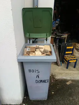 bois d'allumage (barbecue, cheminée...)