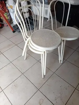 4 chaises