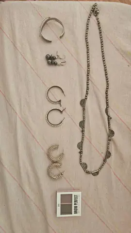 lot de bijoux