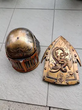 casque et bouclier pour déguisement
