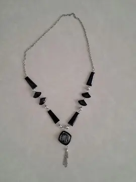 collier noir 2