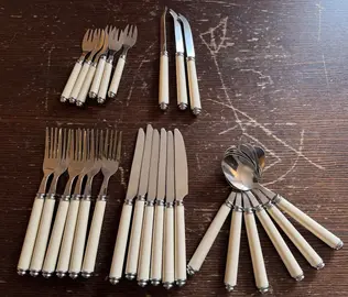 Lot de couverts complet (pour 6)
