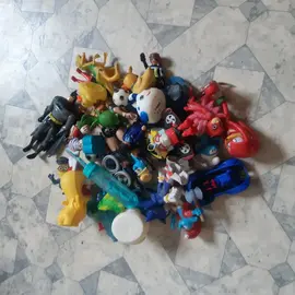 Lot de divers petits jouets