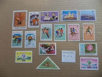 Timbres des Maldives. Lot n° 1