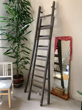 grande échelle double en bois