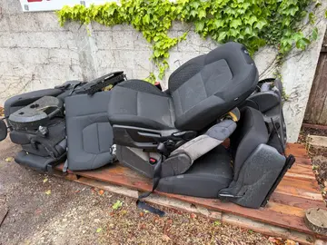 Donne sièges auto de Renault