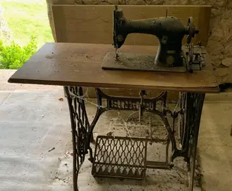 vieille machine à coudre singer