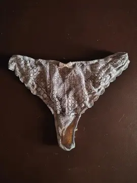 String Dentelle Femme