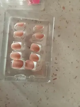 ongles à coller