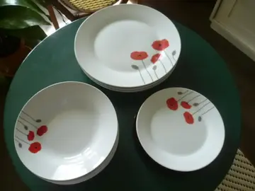 service de table motif pavot assiette plate + assiette à dessert + assiette creuse Chris G TBE