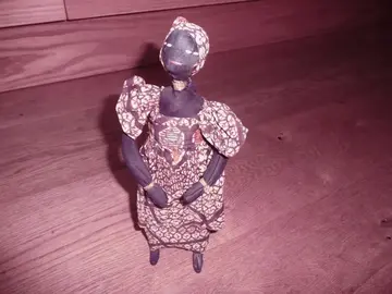 Petite poupée africaine