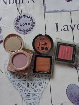 blush far à joue