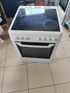 cuisinière vitrocéramique 4 foyers